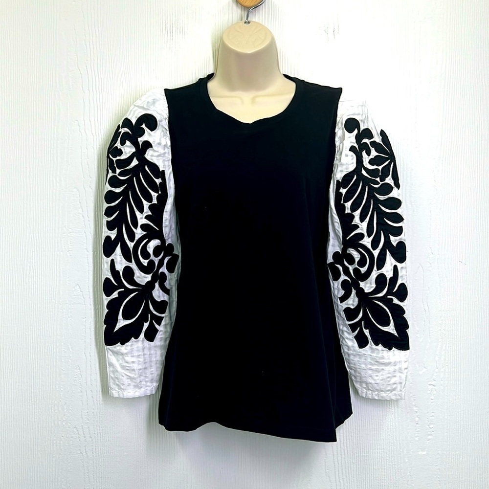 Chicos - Black Crewneck White Jacquard Design Stylish Long Sleeve Top Size Sm